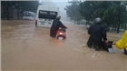 Quảng Ninh: Hạ Long, Cẩm Phả tê liệt do mưa lớn, 2 người thiệt mạng