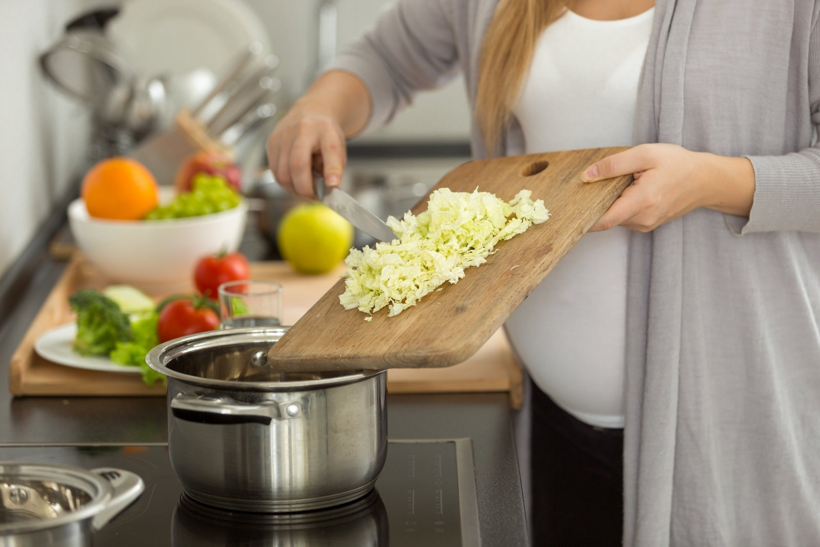 dùng bếp từ có ảnh hưởng tới thai nhi