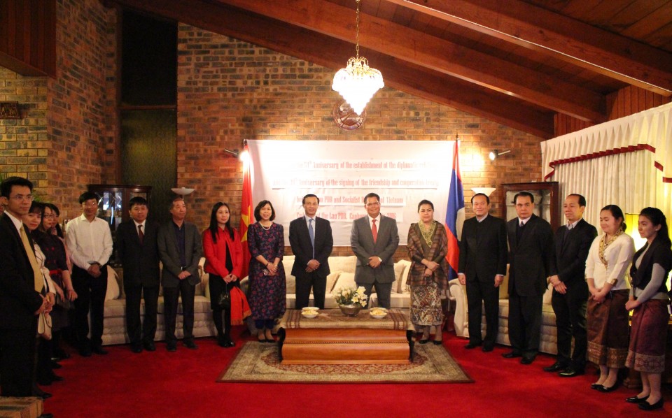 Giao lưu giữa hai Đại sứ quán Việt Nam – Lào tại Canberra