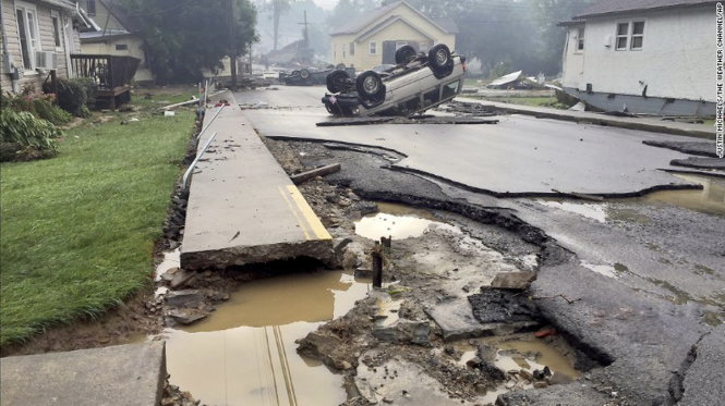 Mỹ: Lũ lụt lịch sử, ít nhất 26 người chết