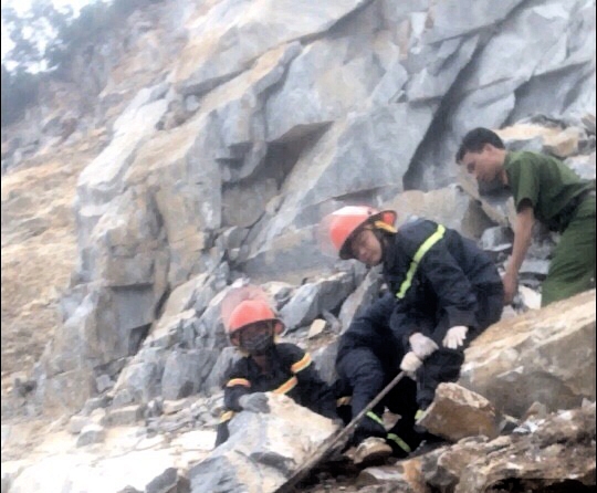 Thanh Hóa: Sập mỏ đá 1 người chết 1 người bị thương