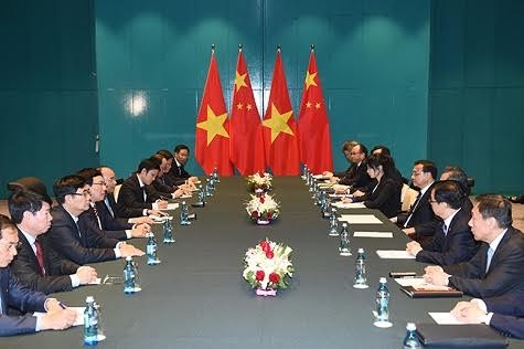 Thủ tướng Nguyễn Xuân Phúc gặp Thủ tướng Quốc Vụ viện Trung Quốc Lý Khắc Cường